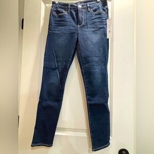 NWT. Joe’s skinny jeans (The Icon). Size 28